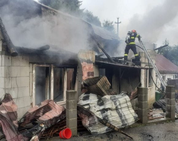 Tragedie uriașă în Bistrița-Năsăud, Poienile Zagrei. O fetiță a murit în urma unui incendiu