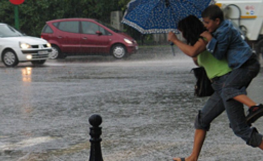 Cod Portocaliu de furtuni în Alba, în cursul zilei de luni, 7 iulie