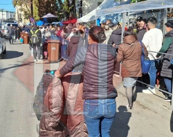 O femeie a făcut o mică avere din PET-urile adunate la Pelerinajul Sfintei Parascheva