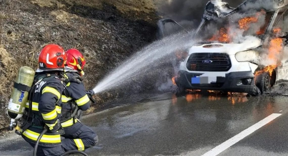 Incendiu la o mașină din Alba Iulia