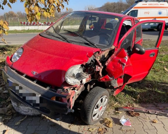 Accident pe DN18B, în Maramureș: Șofer băut și o femeie rănită după o depășire neregulamentară