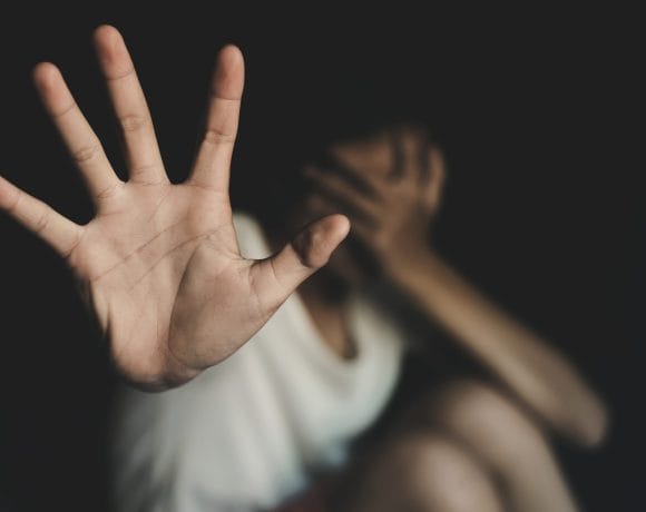 Tânără din Brad, sechestrată și obligată să practice prostituția de către concubin. Bărbatul a fost reținut