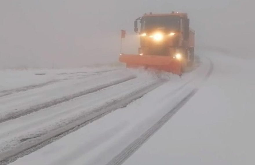 Revine gerul de crapă pietrele! Ardealul lovit de ninsori, viscol și un vald e frig ca în iernile de demult - FOTO