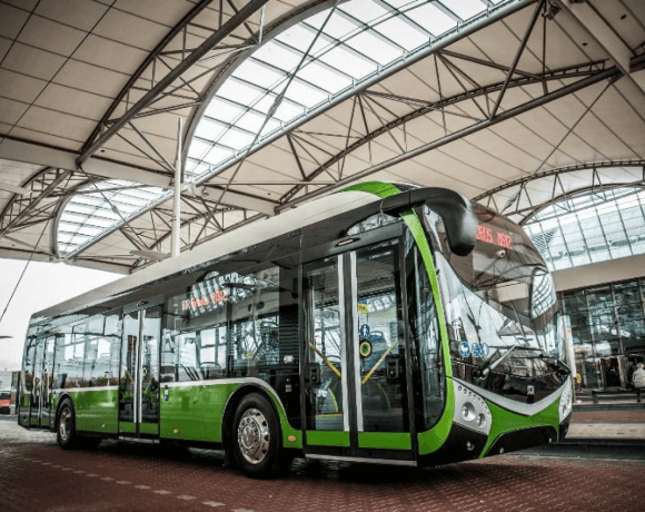 Persoană rănită în Alba Iulia, după ce un autobuz a frânat pentru a evita un accident