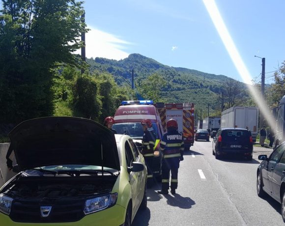 Accident în Hunedoara - Patru persoane rănite într-un accident rutier la Aninoasa, în zona Iscroni - FOTO