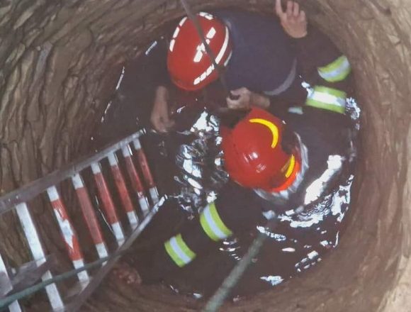 O bunicuță a căzut într-o fântână în Harghita