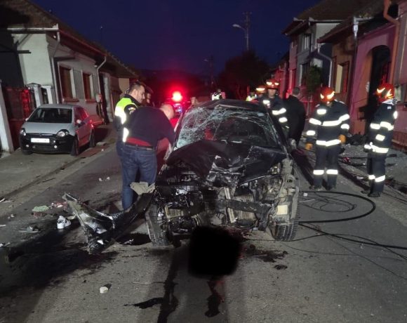 Accident rutier în Orăștie, județul Hunedoara: Patru tineri băgați în spital de un șofer ilegalist - FOTO
