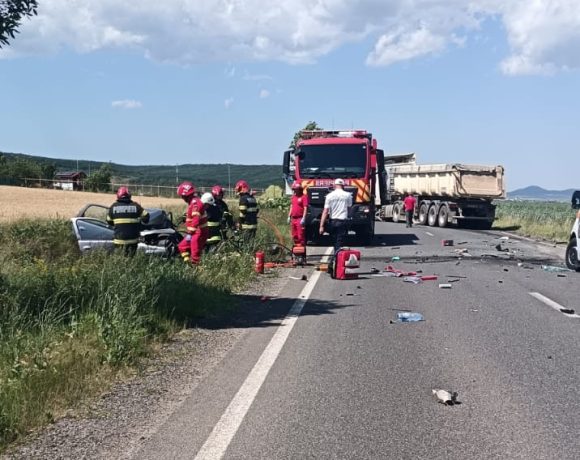 Hunedoara - Accident pe DN7, între Orăștie și Sebeș: o femeie rănită după ce autoturismul său a fost acroșat