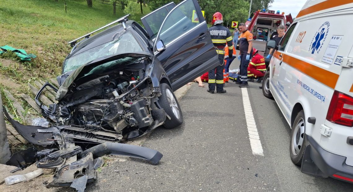 Accident cu doi morți la Bănița, Hunedoara: O fetiță și o bunică au murit în urma impactului
