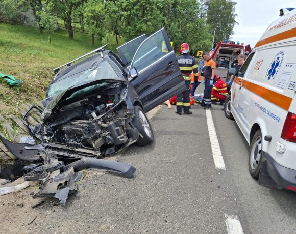Accident cu doi morți la Bănița, Hunedoara: O fetiță și o bunică au murit în urma impactului