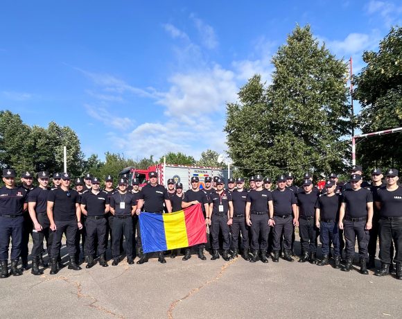 Pompierii din Ardeal, dar și din alte zone, au plecat spre Franța, la un curs de stingere a incendiilor forestiere - FOTO