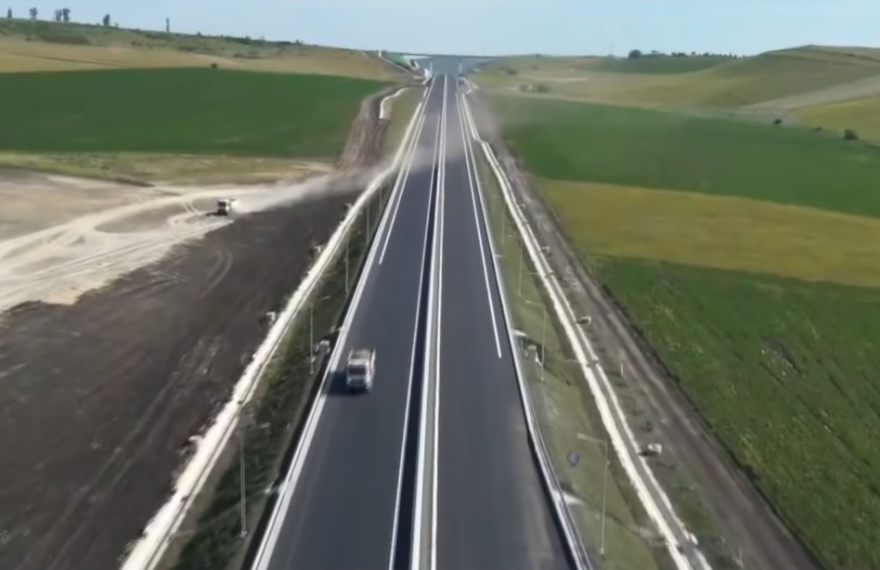 Bihor - Muncitorii „lucrează ca chinezii” pe sectorul Suplacu de Barcău–Chiribiș din Autostrada Transilvania – VIDEO