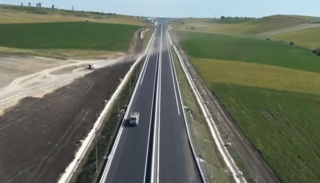 Bihor - Muncitorii „lucrează ca chinezii” pe sectorul Suplacu de Barcău–Chiribiș din Autostrada Transilvania – VIDEO