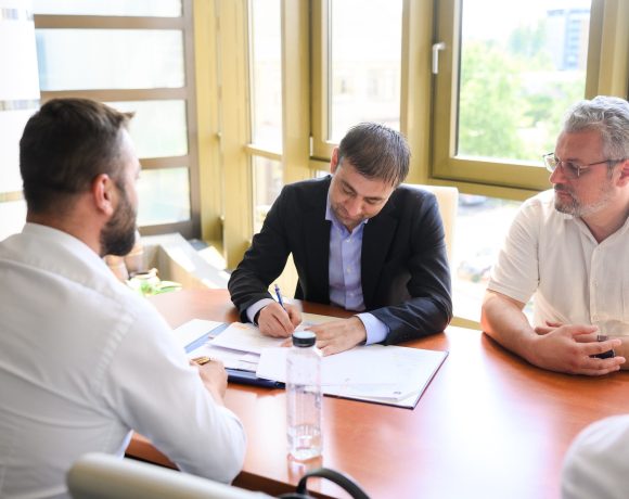 Zetea tace și dezvoltă Maramureșul: Un nou investitor în Parcul de Specializare Inteligentă Fărcașa: 31 de locuri de muncă noi în Maramureș