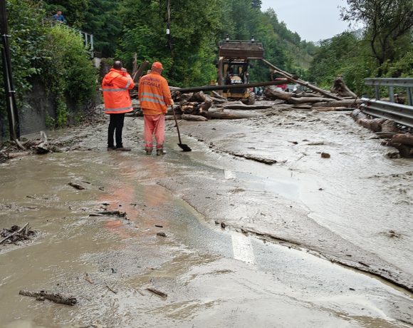 Bistrița - Ploile au inundat mai multe zone din oraș