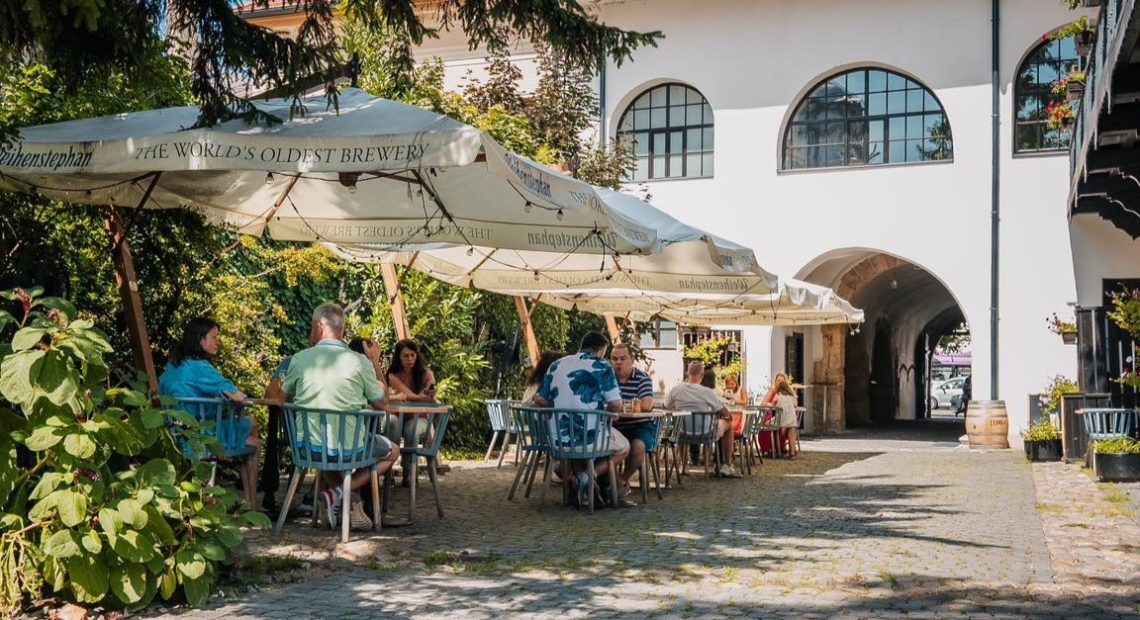 Restaurant celebru din centrul Clujului, jefuit de un tânăr de 21 de ani! Condamnat la închisoare cu executare