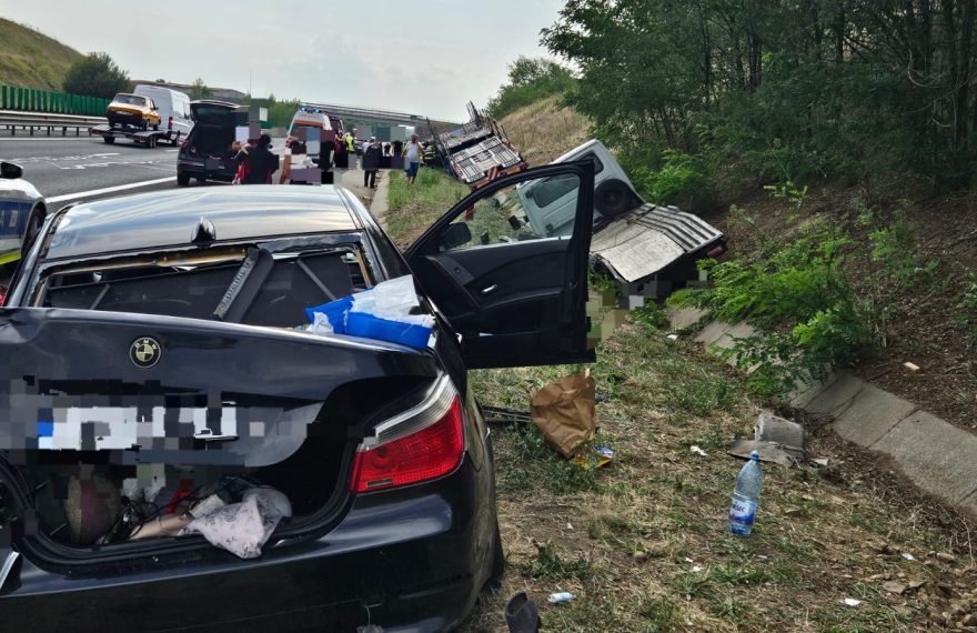 Accident pe Autostrada A1, la Sebeș: Două persoane au avut nevoie de îngrijiri medicale - FOTO