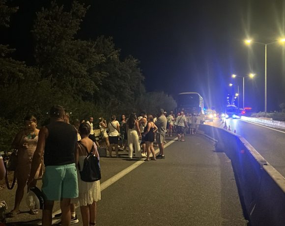 Accident mortal cu un autocar plin cu turiști din Ardeal, în Grecia. Șoferul a murit, turiștii sunt în siguranță - VIDEO