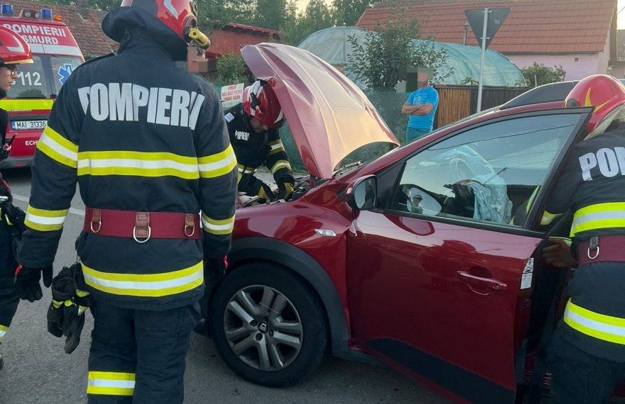 Accident in Seini, pe DN1C. Șoferul unui TIR a făcut ravagii