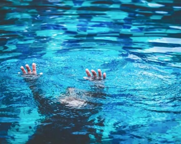 Intervenție SMURD și SAJ în Vișoara: Bărbat de 70 de ani Salvat Din Piscină După Stop Cardiorespirator
