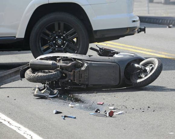 Accident rutier pe Calea Șurii Mari din Sibiu – Un mopedist a ajuns la spital, șoferul vinovat a fugit de la locul faptei