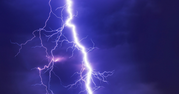 Cod Portocaliu de furtuni în Hunedoara: Mesaje RO-ALERT pentru mai multe localități