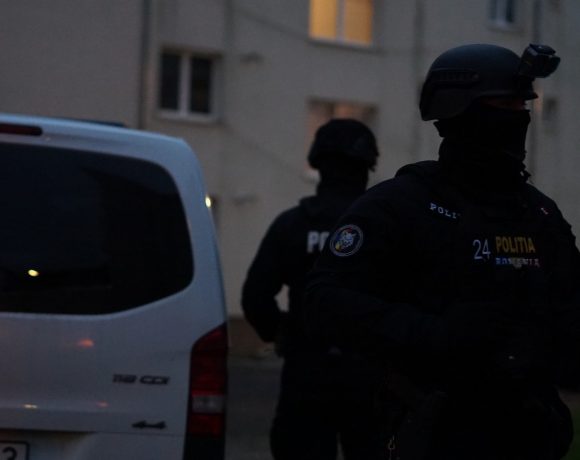 Bărbat din Bistrița reținut după ce a atacat un tânăr cu un briceag în urma unui conflict spontan