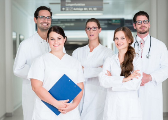 Spitalul Județean de Urgență Alba Iulia angajează asistenți medicali: 9 posturi disponibile la mai multe secții