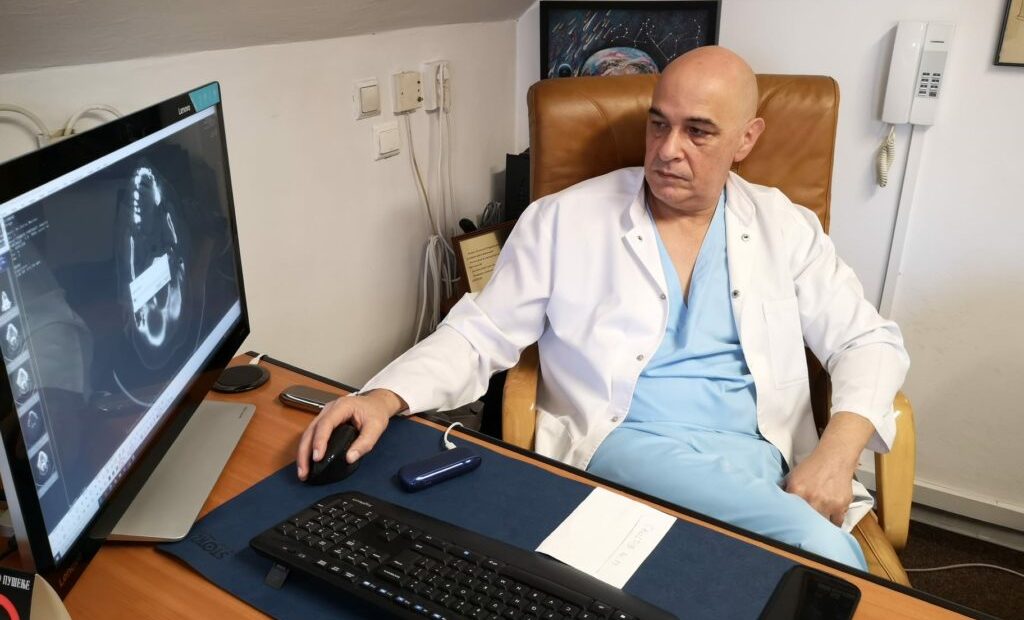 stefan florian, neurochirurgie, cluj, medici cluj, sanatate, inteligenta artificiala, studenti medicina, spital, medicina cluj