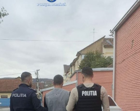 Tânăr de 21 de ani, reținut după ce a fost prins la volan fără permis și a refuzat să oprească la semnalul poliției