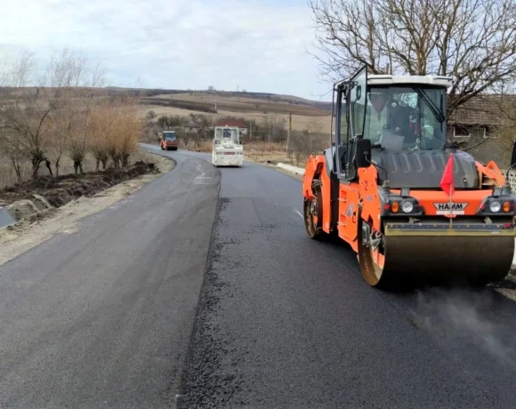 Încep lucrările de modernizare pe tronsonul Șoarș - Bărcut - limita cu județul Sibiu. Consiliul Județean Brașov investește peste 58 de milioane de lei în reabilitarea DJ 104D