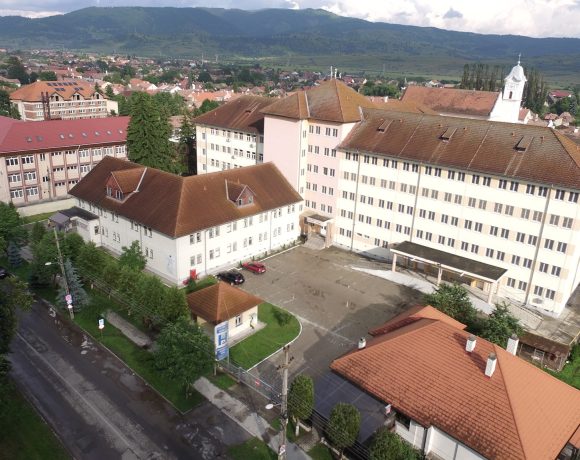 Spitalul Municipal Gheorgheni angajează medici specialiști. Trei posturi disponibile la Urgență și Boli Infecțioase