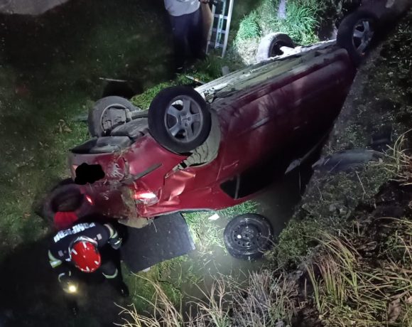 Accident în cartierul Lusca, din Năsăud. Șoferul e un mare căscat - FOTO