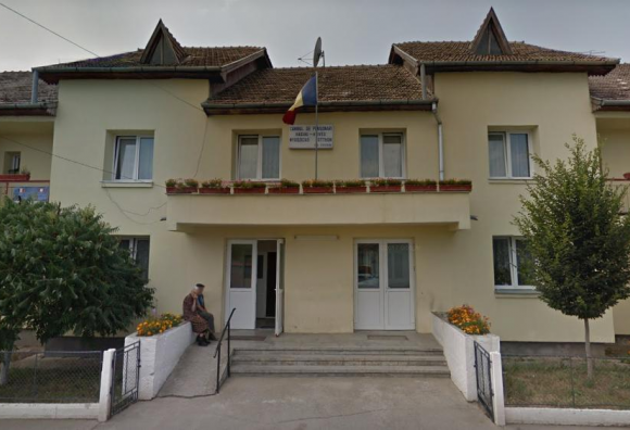 Căminul pentru Persoane Vârstnice Hăghig angajează medic generalist și muncitor necalificat