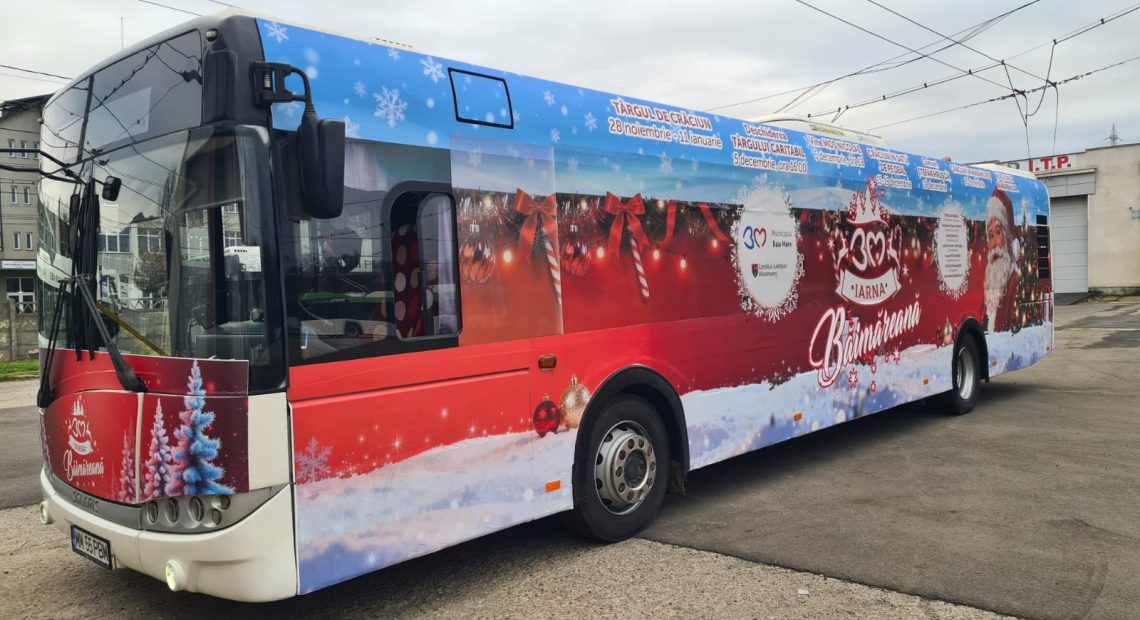 Autobuzul lui Moș Crăciun pornește la drum prin Baia Mare - FOTO