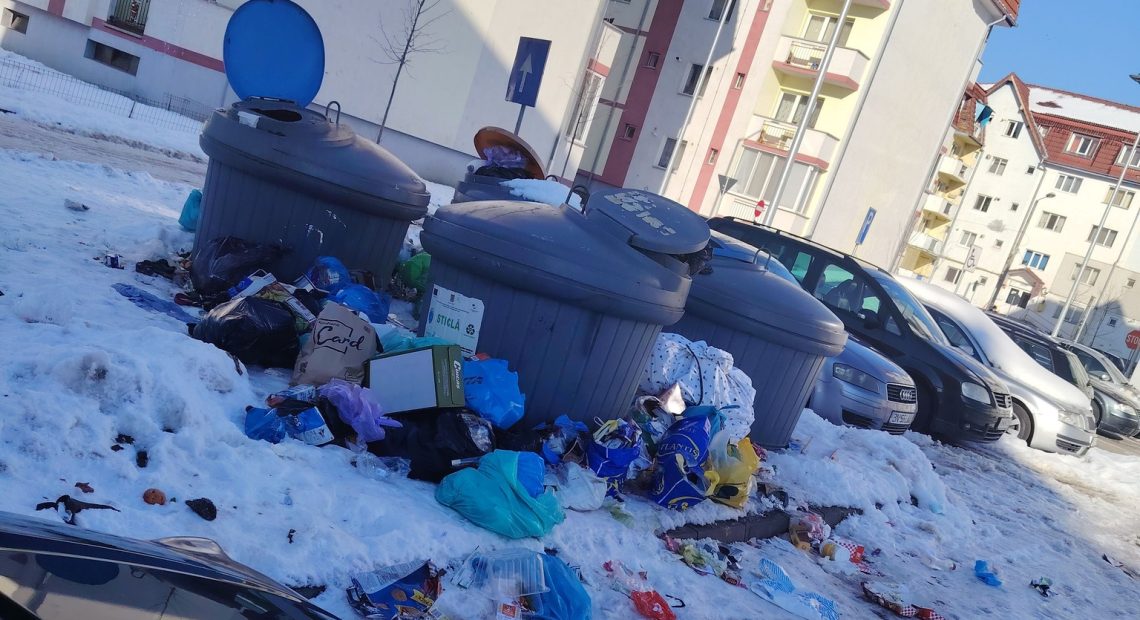 Scandal în Bistrița! Gunoaiele nu se ridică: ”Important este că s-a mărit taxa de gunoi. Chiar nu înțeleg motivul”