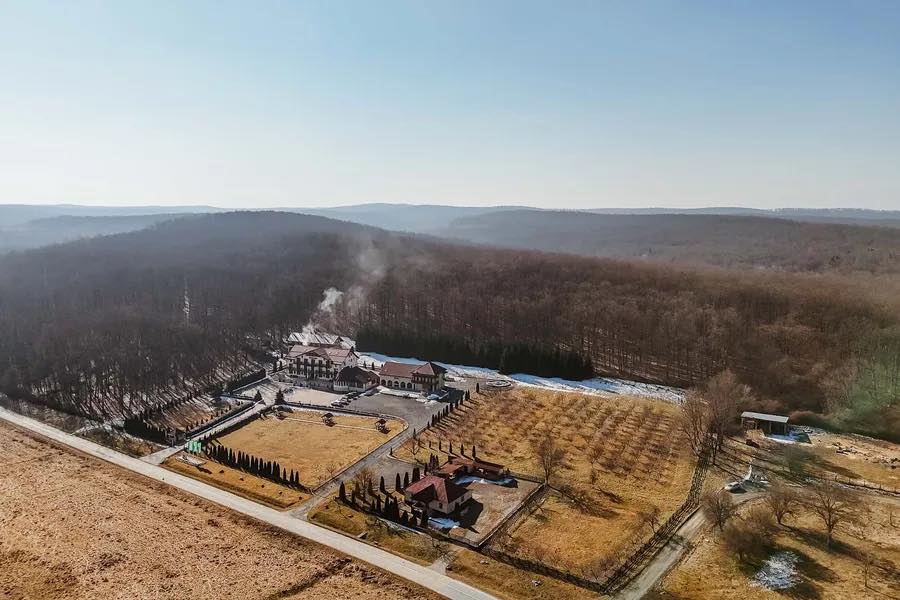 Domeniul „Casa Bata”, stațiune exclusivistă de vânătoare și SPA, scos la vânzare - FOTO