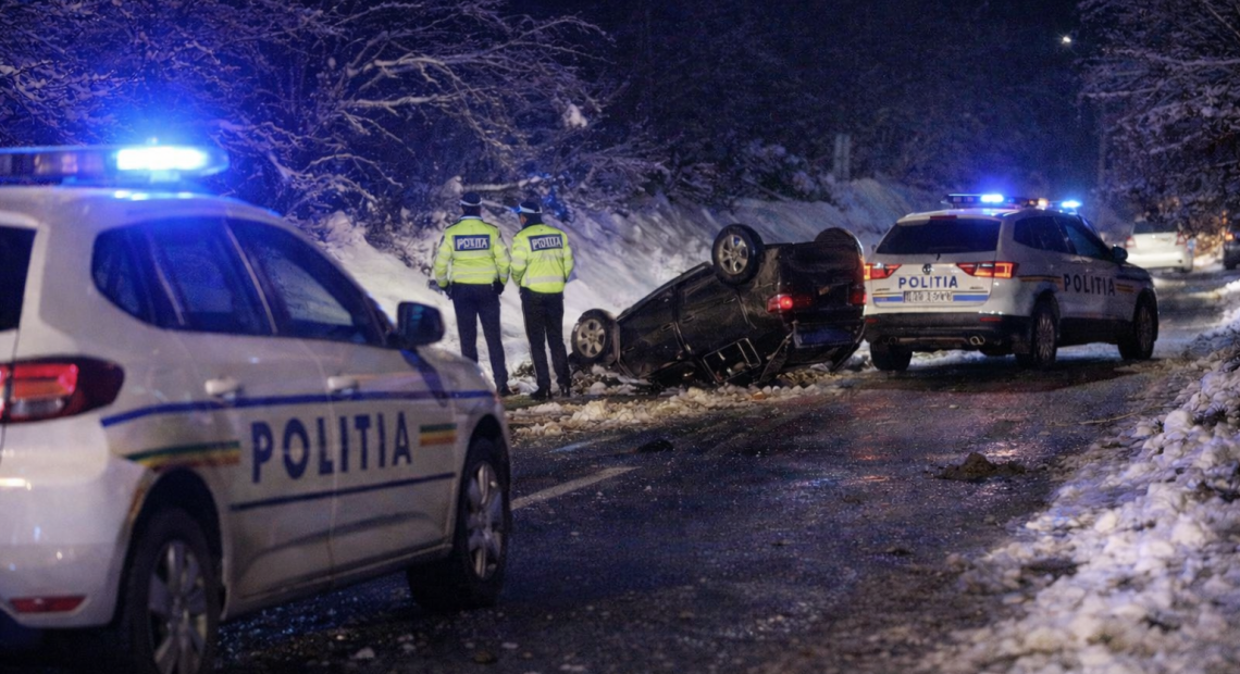 Accident în Ariniș, Maramureș! Un șofer amator s-a răsturnat în șanț