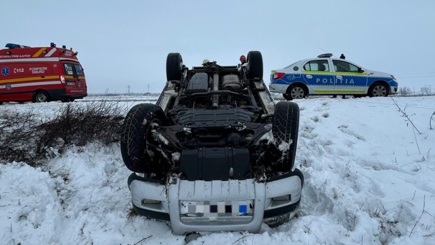 Accident rutier cu trei autoturisme pe DN 1, la ieșirea din Bradu spre Avrig. Trafic restricționat