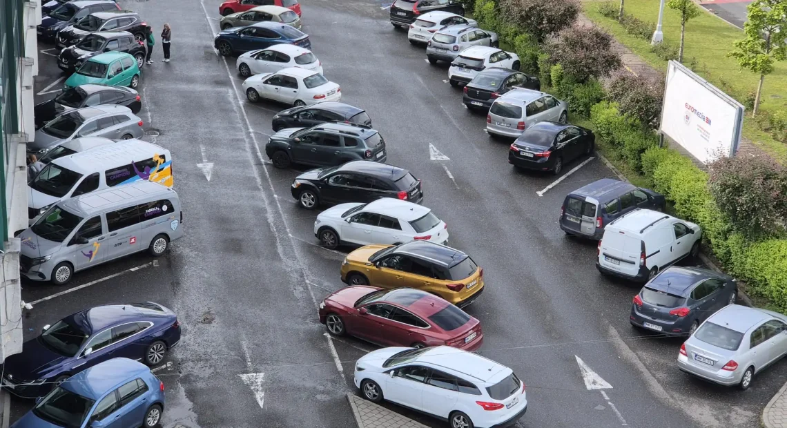 Parcările de pe strada Oborului din Baia Mare vor deveni parcări publice cu plată
