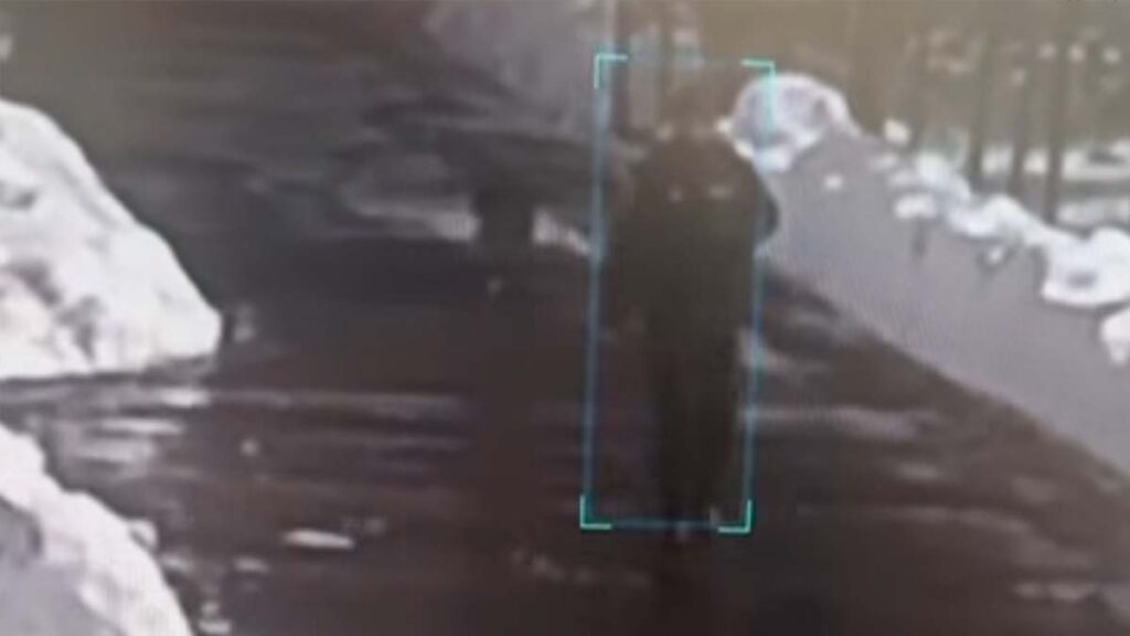 Jandarm mort pe stradă din cauza epuizării - VIDEO