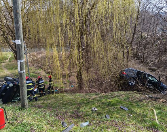 Cum s-a produs accidentul din Petrești, Alba! Mașinile au ajuns în albia râului Sebeș - FOTO