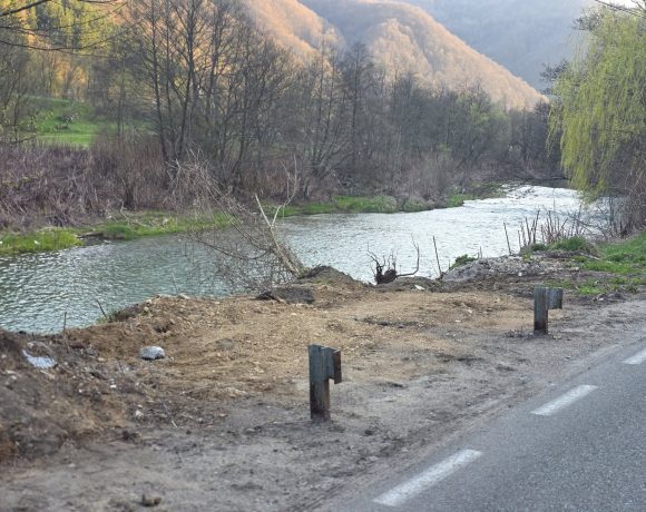 Profesor universitar clujean pune degetul pe rana: AB-uzatorii de bani publici din Alba distrug natura pe Valea Arieșului - VIDEO
